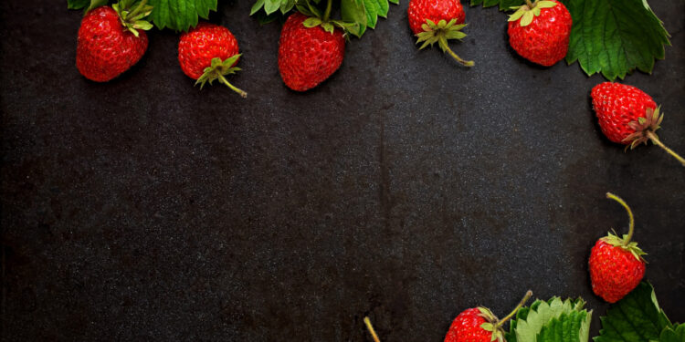 Ką daryti su braškių lapais