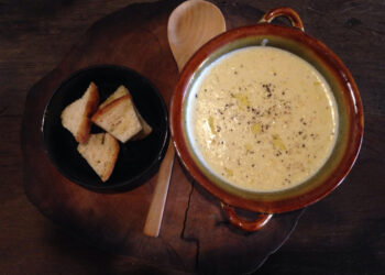 Paprasta svogūnų sriuba