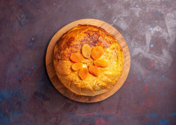 burnoje tirpstantis morkų pyragas