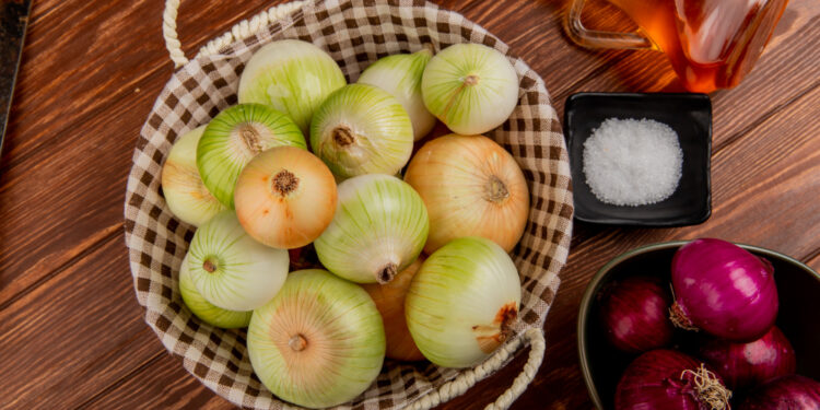 Marinuoti svogūnai žiemai