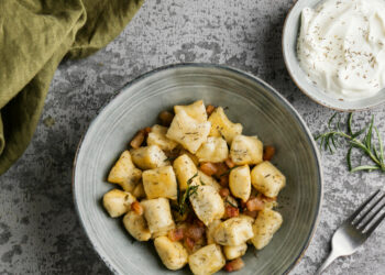 Bulvių ir varškės kukuliai – minkšti, sotūs ir gardūs