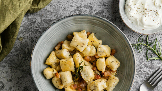 Bulvių ir varškės kukuliai – minkšti, sotūs ir gardūs