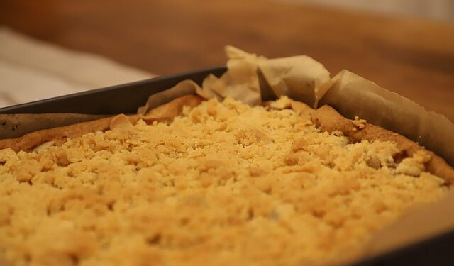 Obuolių pyragas su varške: saldumo ir gaivumo derinys