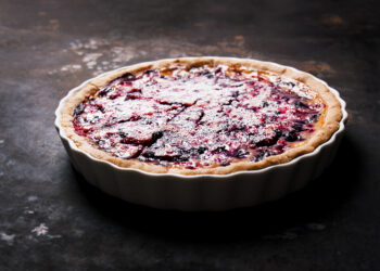 Vyšnių pyragas: paprastas ir skanus receptas