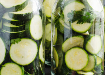 Cukinijų mišrainė žiemai – paprastas paruošimo būdas šeimininkėms