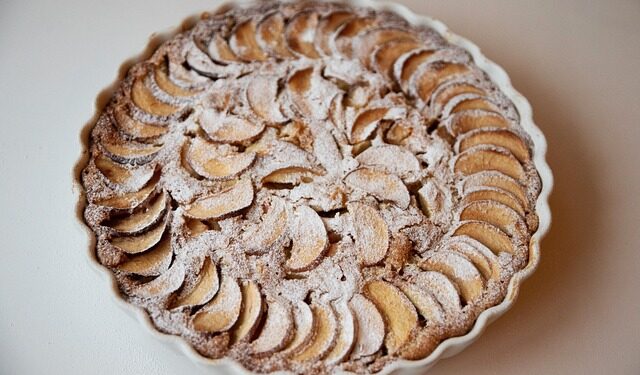 Konservuotų persikų pyragas – greitas receptas