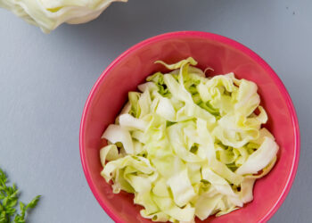 Kopūstų salotos – paprastas skonis iš daržo