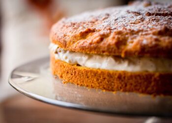 Drėgnas morkų pyragas – skaniausias desertas prie kavos