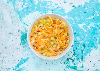 Pastarnokų ir morkų salotos – paprastas receptas sveikam užkandžiui