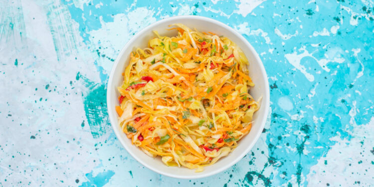 Pastarnokų ir morkų salotos – paprastas receptas sveikam užkandžiui