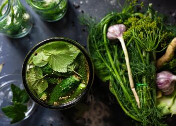 Skaniausia agurkų mišrainė žiemai