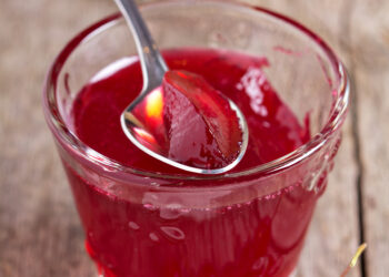 Nevirti raudonųjų serbentų drebučiai: greitas ir sveikas receptas