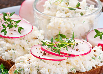 Meškinis česnakas su varške – lengvas ir gaivus užkandis