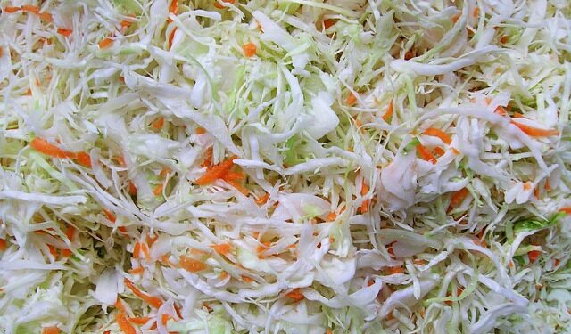 Raugintų kopūstų sriuba – paprastas patiekalas šaltam rudens vakarui