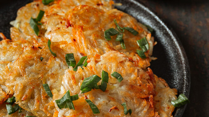 Tarkuotų bulvių blynai – klasika, kuri niekada nepabosta