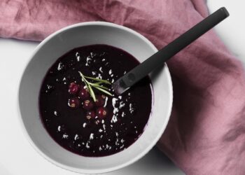 Juodųjų serbentų uogienė: paprastas ir greitas receptas