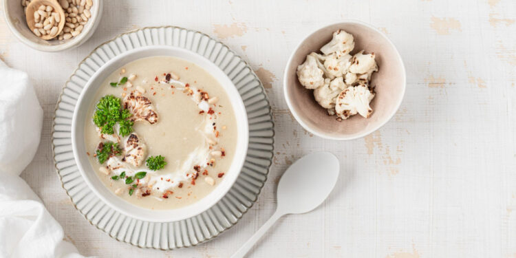 Žiedinių kopūstų sriuba šeimos stalui