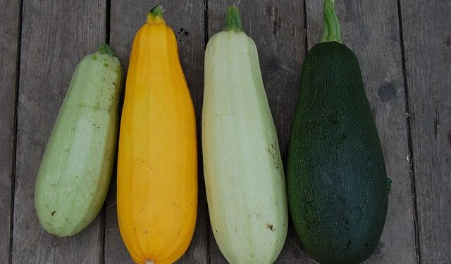 Cukinijų pomidorų ir paprikų mišrainė žiemai – skonių derinys, kuris nustebins