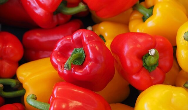 Paprikų ir morkų mišrainė žiemai – ryški ir gardi rudens dovana stiklainyje