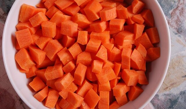 Morkų mišrainė žiemai be acto – švelnaus skonio gardumynas stiklainyje