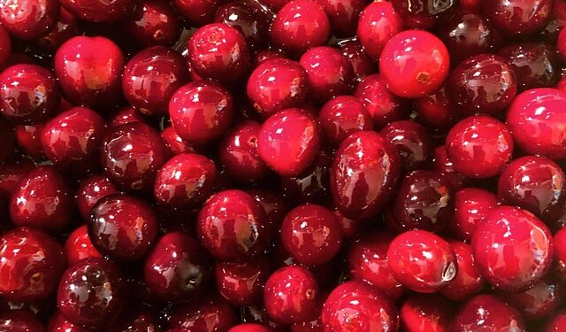 Spanguolių padažas žiemai – saldžiarūgštis gardumynas stiklainyje