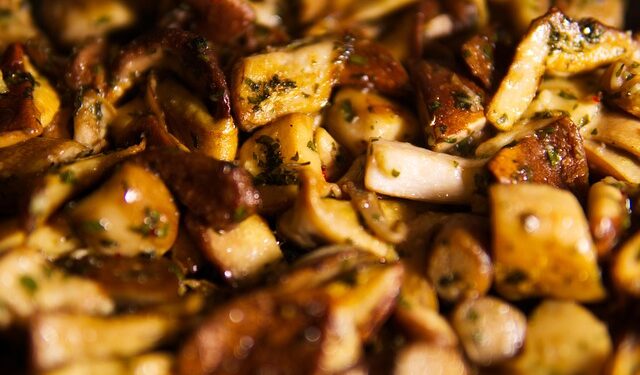 Rauginti grybai žiemai receptas – tradicinis miško gėrybių gardumynas stiklainyje