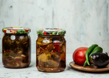 Karališka agurkų mišrainė žiemai – prabangus skonis kasdieniam stalui