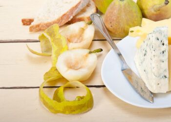 Kepta kriaušė su pelėsiniu sūriu – gurmaniškas derinys