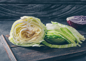 Kopūstų mišrainė žiemai – traški klasika stiklainyje