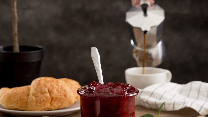 Spanguolių padažas žiemai – saldžiarūgštis gardumynas stiklainyje