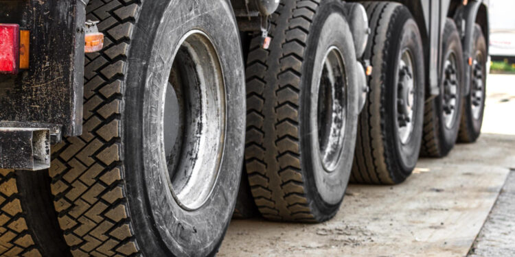 sunkvežimių padangos