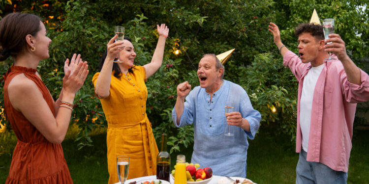 Sodo vakarėlis be didelio biudžeto: kaip sukurti smagią atmosferą